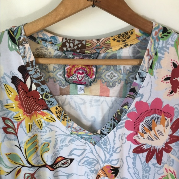 Johnny Was Floral Drape Relaxed Fit Tunic - Picture 4 of 5